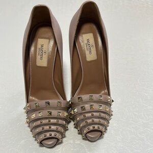 Valentino Cream nude Studded Heels size 37